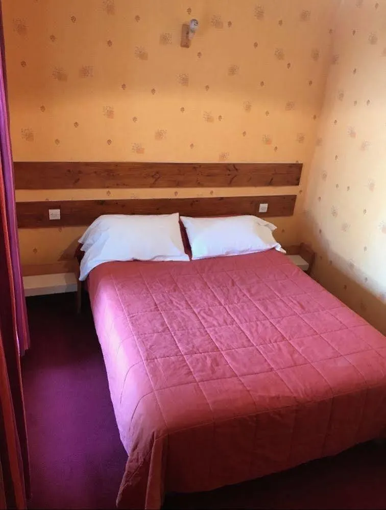 Hotel & Restaurant Hanoi Station Saint-Malo 3*,  Francia